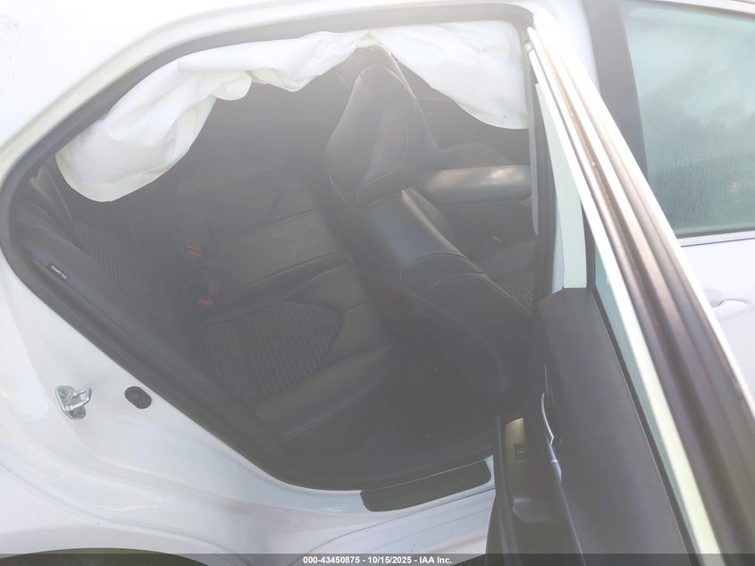 4T1G11AK4NU059078 2022 TOYOTA CAMRY photo no. 8