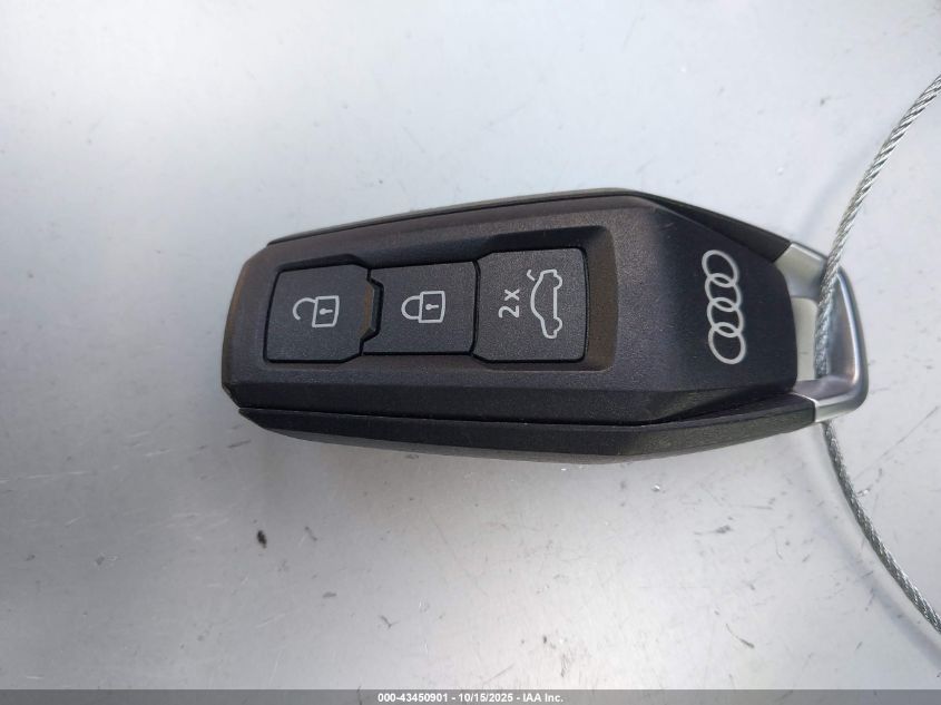 2025 Audi Q6 E-Tron Premium Plus Quattro VIN: WA124BGFXSA026390 Lot: 43450901