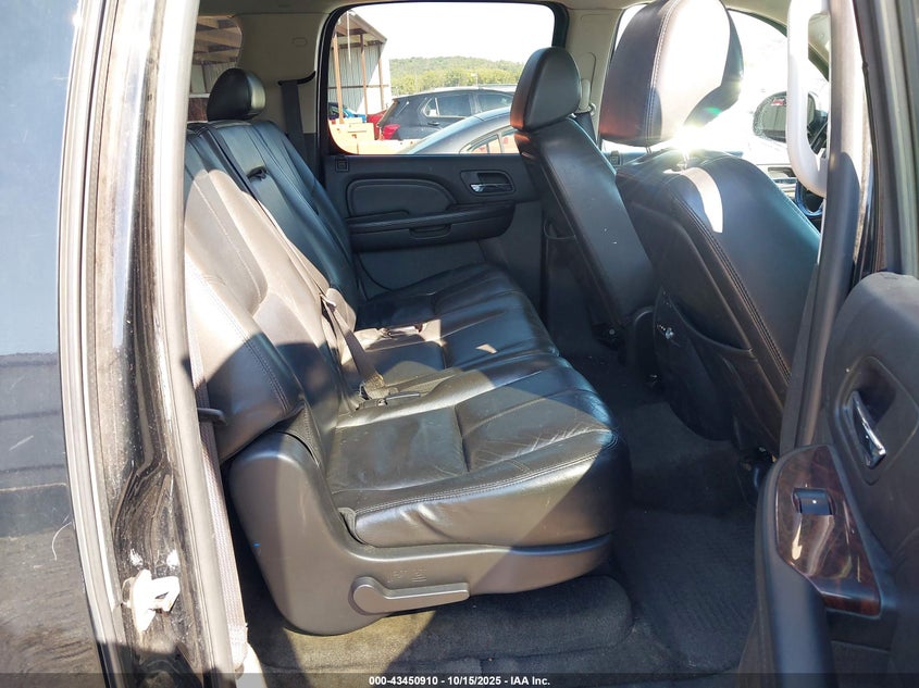 2008 GMC Yukon Xl 1500 Denali VIN: 1GKFK66838J245132 Lot: 43450910