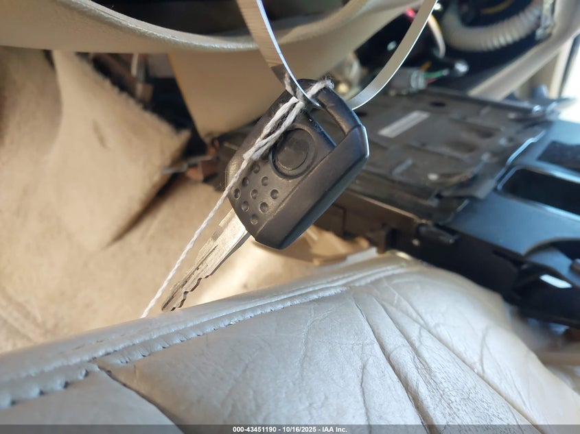 2MEBM7FV2AX620438 2010 MERCURY GRAND MARQUIS photo no. 11