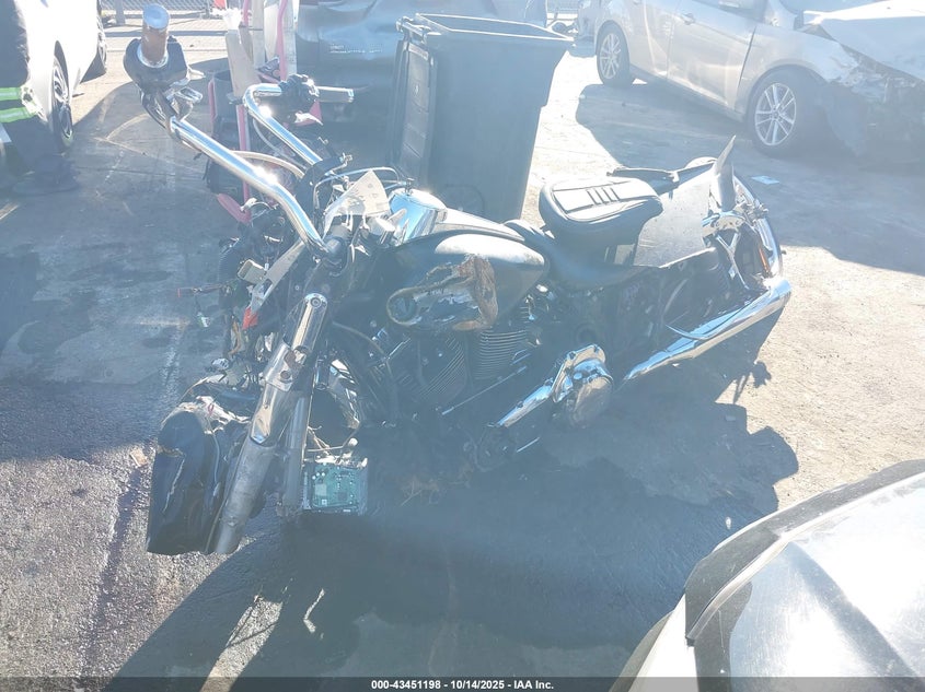 2013 HARLEY-DAVIDSON FLHX STREET GLIDE 1HD1KBM1XDB680818