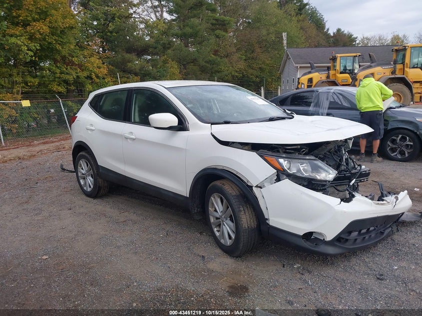 NISSAN ROGUE SPORT S
