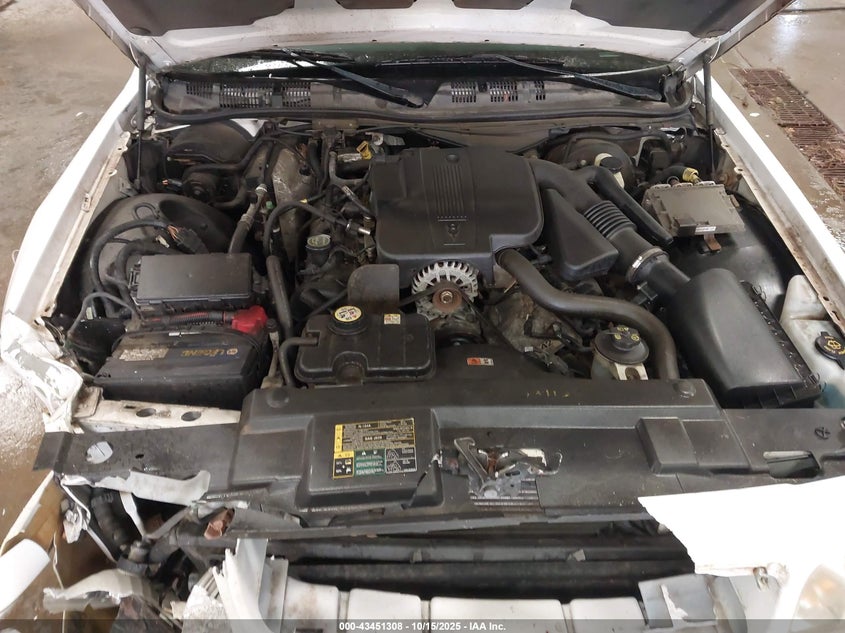 2005 Ford Crown Victoria Lx/Lx Sport VIN: 2FAFP74W25X166516 Lot: 43451308