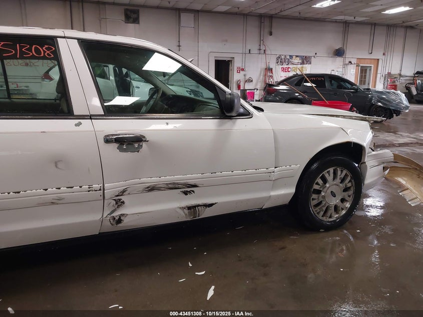 2005 Ford Crown Victoria Lx/Lx Sport VIN: 2FAFP74W25X166516 Lot: 43451308