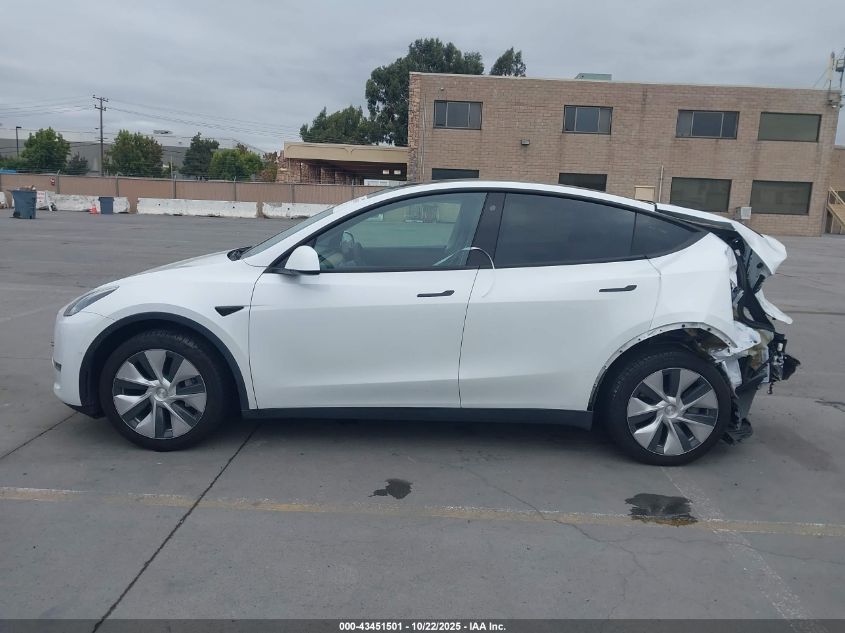 2022 Tesla Model Y Long Range Dual Motor All-Wheel Drive VIN: 7SAYGDEE3NF388511 Lot: 43451501