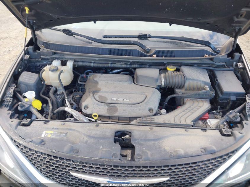 2018 Chrysler Pacifica Touring L VIN: 2C4RC1BG2JR155378 Lot: 43451609