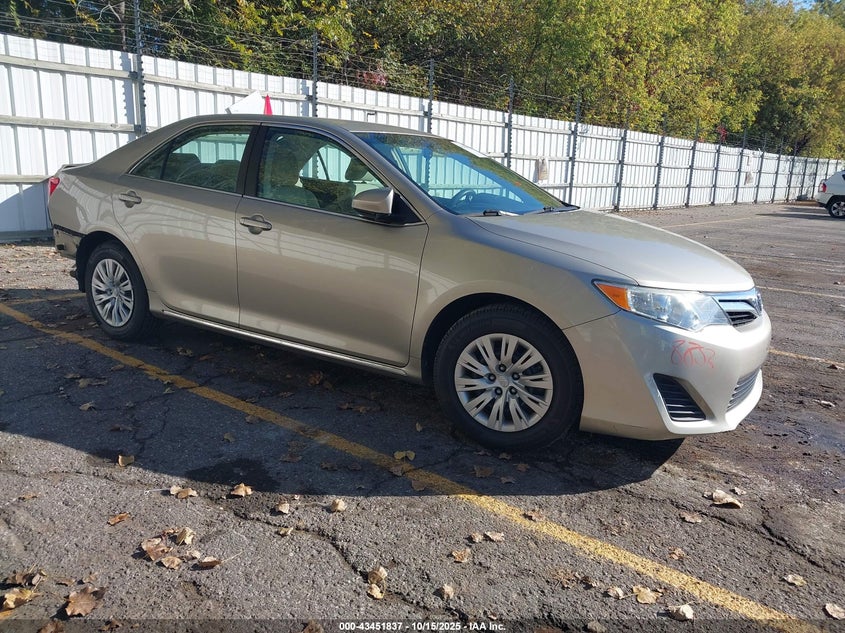 TOYOTA CAMRY LE