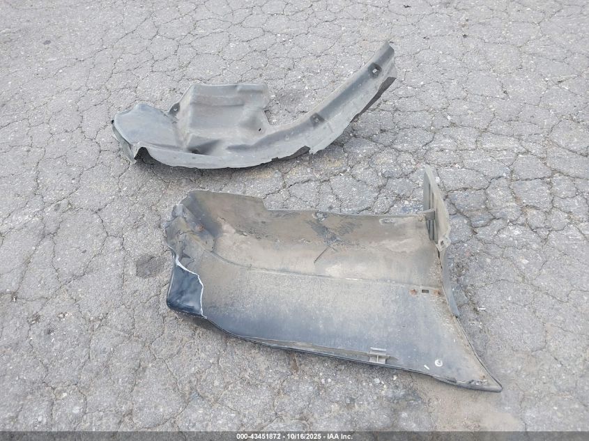 2001 Toyota Sequoia Limited V8 VIN: 5TDBT48A11S043894 Lot: 43451872