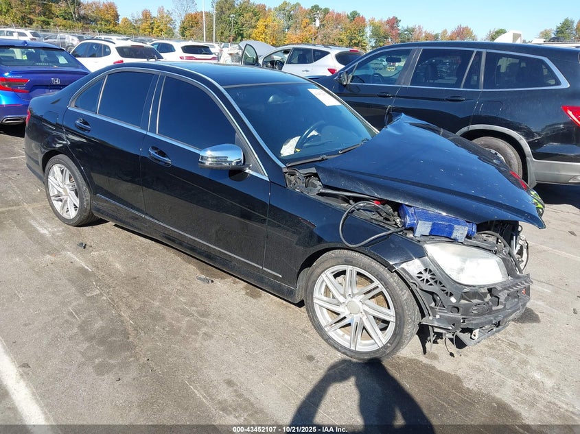MERCEDES-BENZ C-CLASS LUXURY/SPORT
