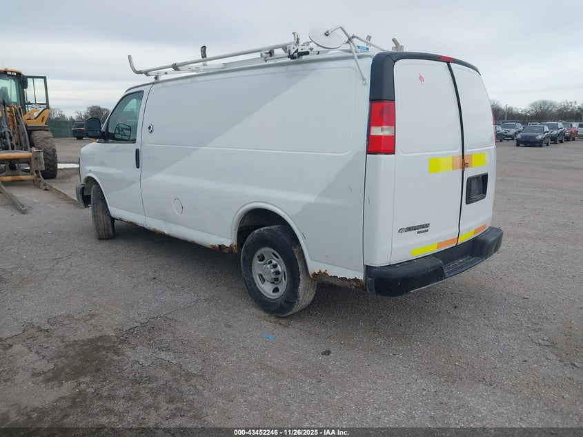 1GCWGFCA1C1165566 2012 CHEVROLET EXPRESS photo no. 3
