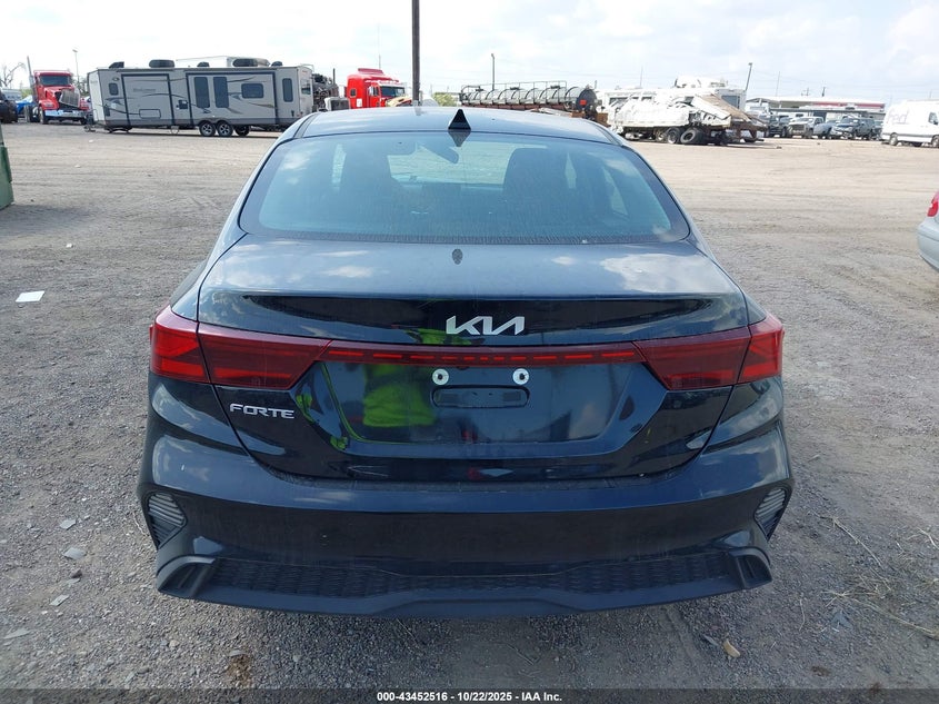2023 Kia Forte Lxs VIN: 3KPF24AD7PE585206 Lot: 43452516
