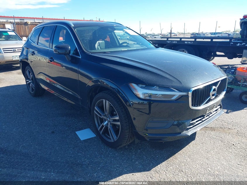 VOLVO XC60 T5 MOMENTUM
