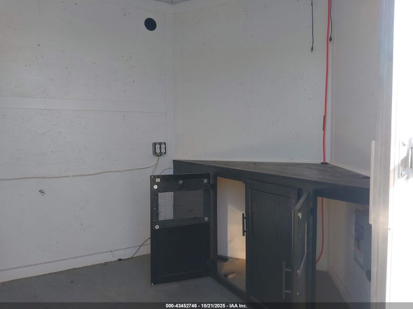 2021 U.S. CARGO ENCLOSED TRAILER auction photo 5