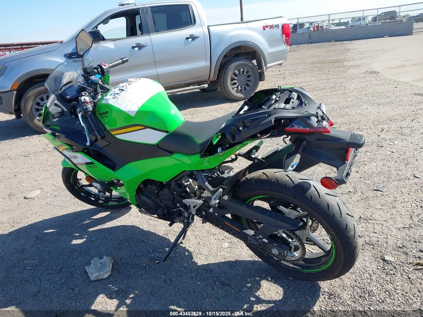 ML5EXGH12SDA42864 2025 KAWASAKI NINJA photo no. 3