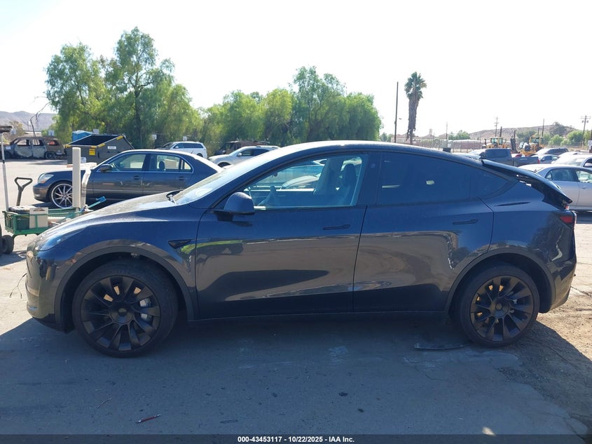 2024 Tesla Model Y Long Range Dual Motor All-Wheel Drive VIN: 7SAYGDEE6RF086930 Lot: 43453117