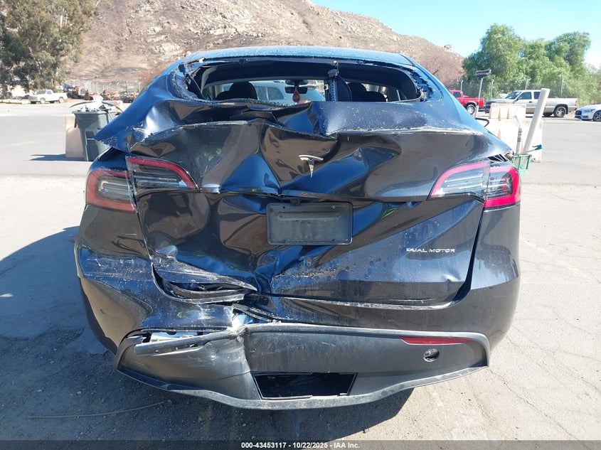 2024 Tesla Model Y Long Range Dual Motor All-Wheel Drive VIN: 7SAYGDEE6RF086930 Lot: 43453117