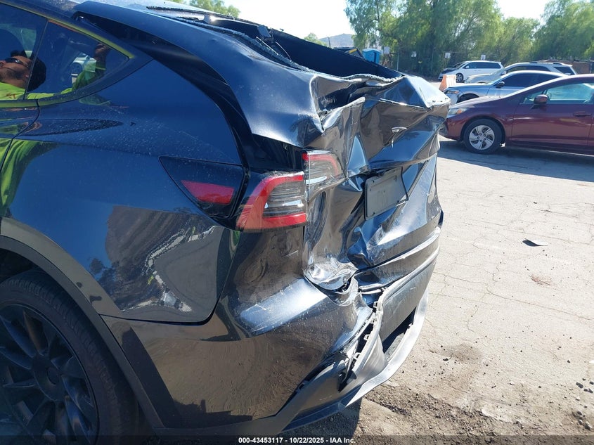 2024 Tesla Model Y Long Range Dual Motor All-Wheel Drive VIN: 7SAYGDEE6RF086930 Lot: 43453117