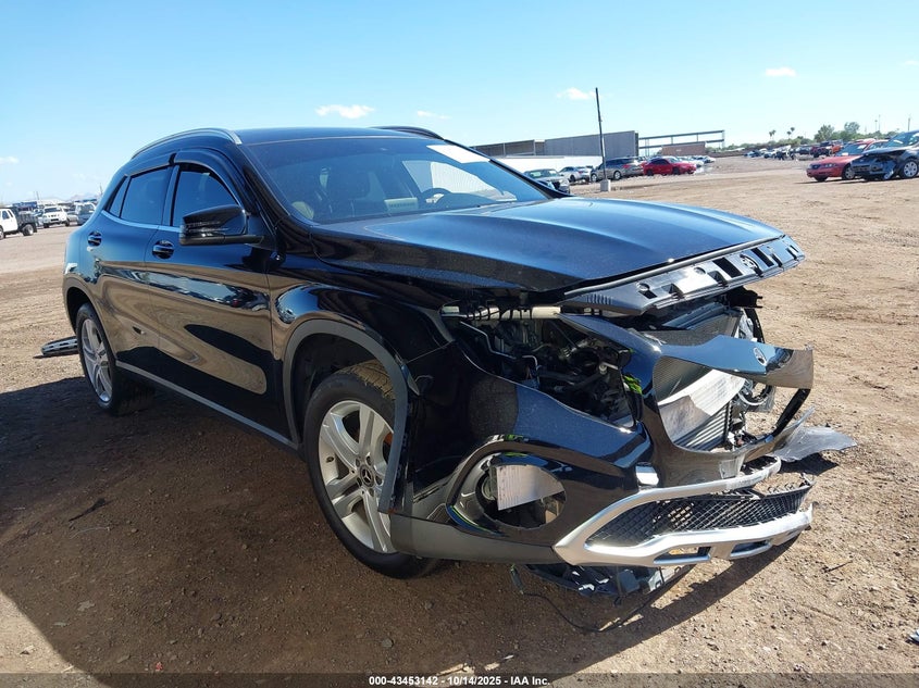 MERCEDES-BENZ GLA-CLASS 4MATIC