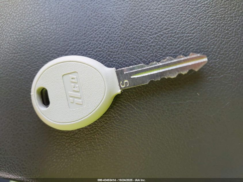 2013 Chrysler 200 Touring VIN: 1C3CCBBB8DN736857 Lot: 43453414