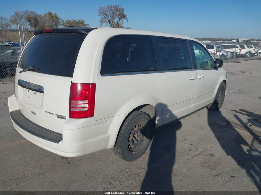 2A8HR44E49R644490 2009 CHRYSLER TOWN & COUNTRY photo no. 4