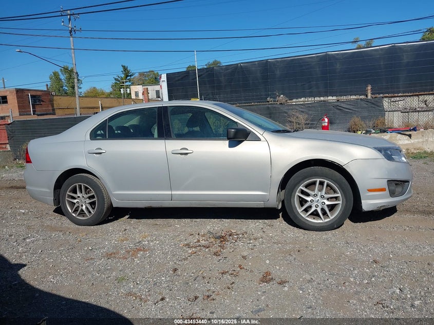 2010 Ford Fusion S VIN: 3FAHP0GA2AR362061 Lot: 43453440