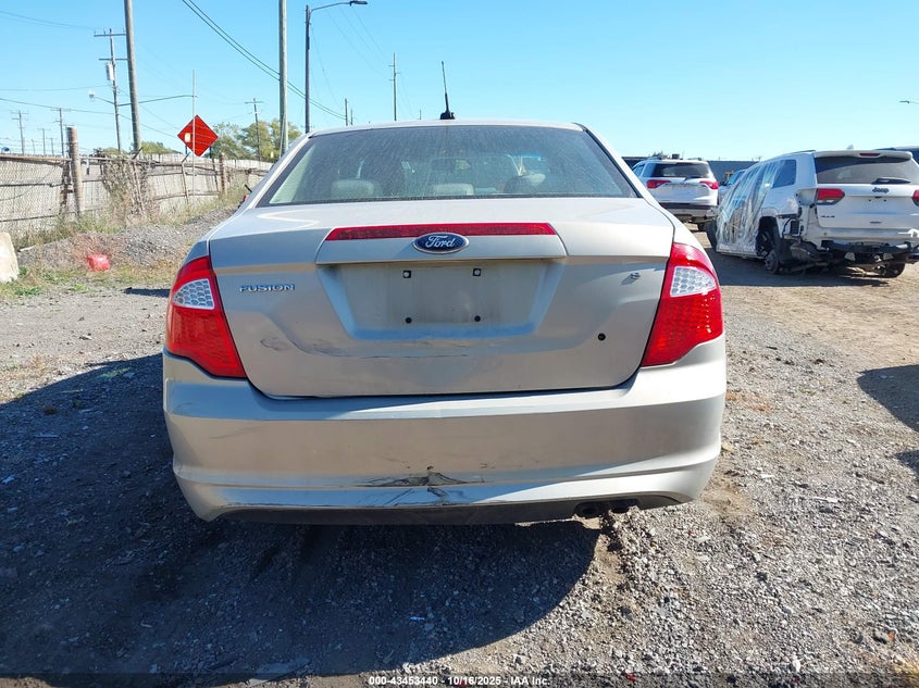 2010 Ford Fusion S VIN: 3FAHP0GA2AR362061 Lot: 43453440