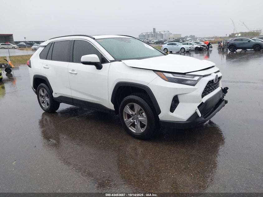 TOYOTA RAV4 HYBRID XLE