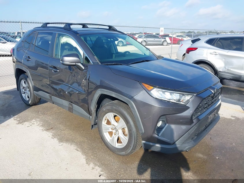 TOYOTA RAV4 XLE