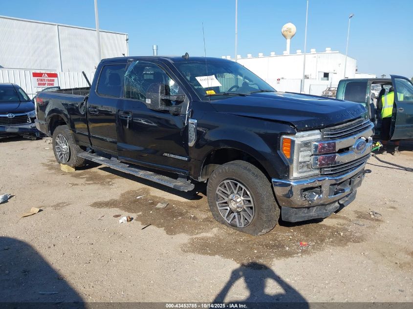 FORD F-250 LARIAT