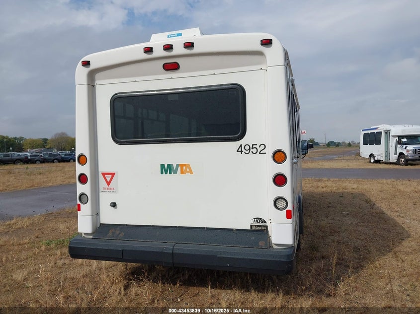 2017 Ford E-450 Cutaway VIN: 1FDFE4FS8HDC36982 Lot: 43453839