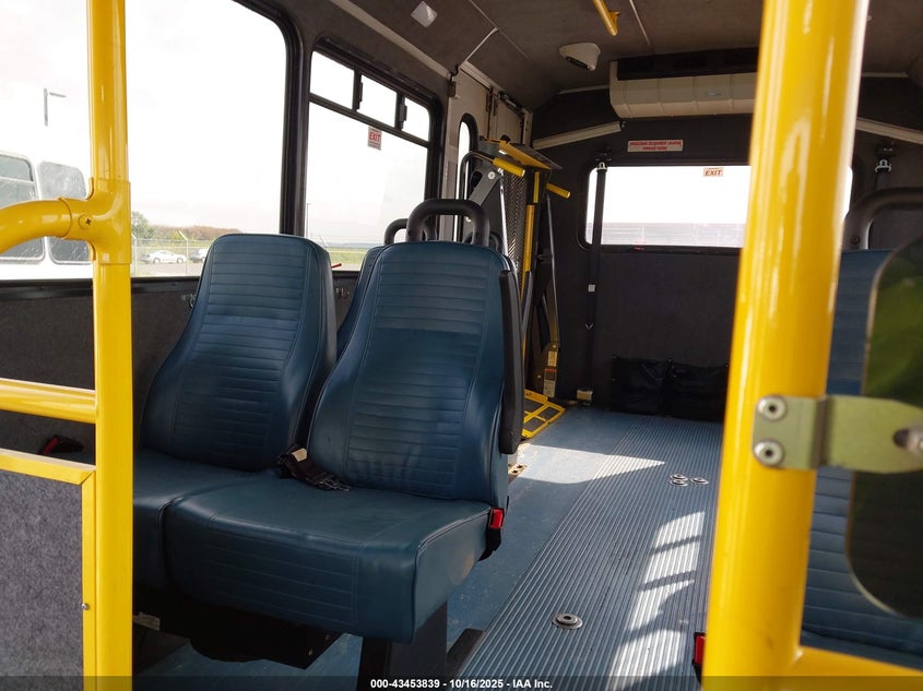 2017 Ford E-450 Cutaway VIN: 1FDFE4FS8HDC36982 Lot: 43453839