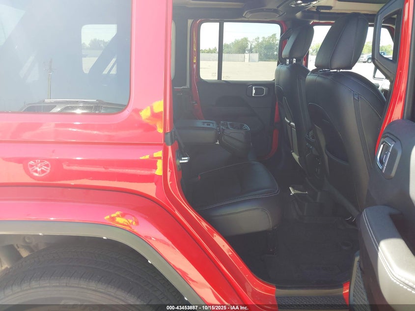 2022 JEEP WRANGLER UNLIMITED SAHARA 4X4 1C4HJXEG3NW255101