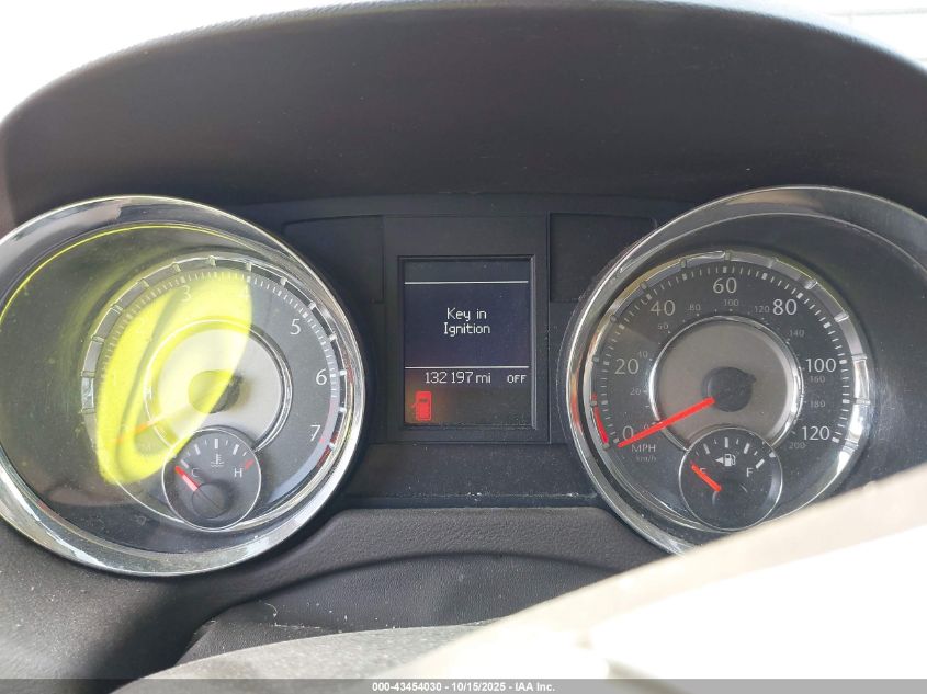 2011 Chrysler Town & Country Touring VIN: 2A4RR5DG8BR746930 Lot: 43454030