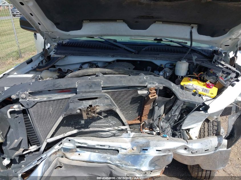 2005 Chevrolet Silverado 3500 Chassis Work Truck VIN: 1GBJC34U55E272116 Lot: 43454038