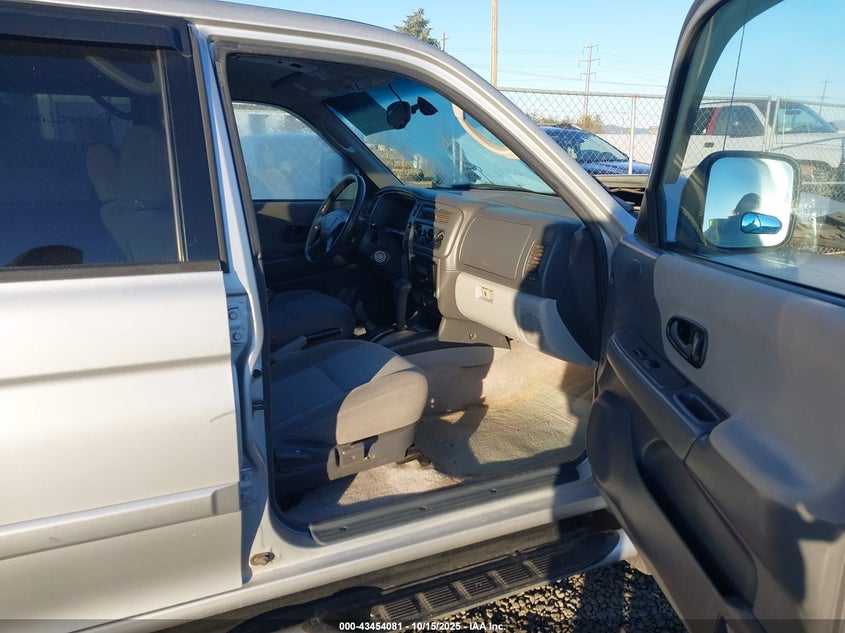 JA4MT31R92J045453 2002 MITSUBISHI MONTERO SPORT photo no. 5
