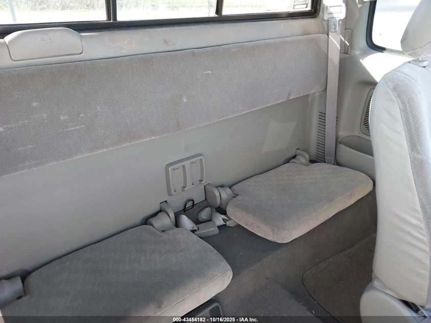 5TEVL52N72Z054496 2002 TOYOTA TACOMA photo no. 8