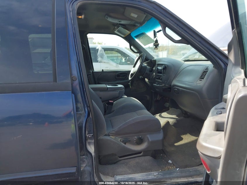 1FTRW08L82KA54383 2002 FORD F-150 photo no. 5