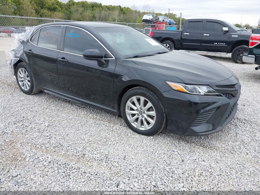 TOYOTA CAMRY SE