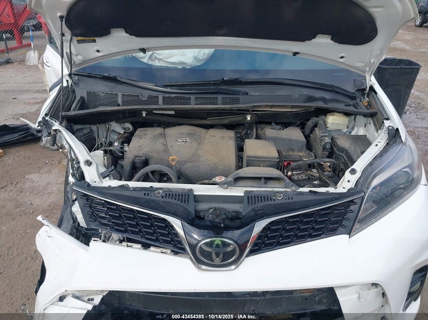 5TDXZ3DC3JS959143 2018 TOYOTA SIENNA photo no. 10