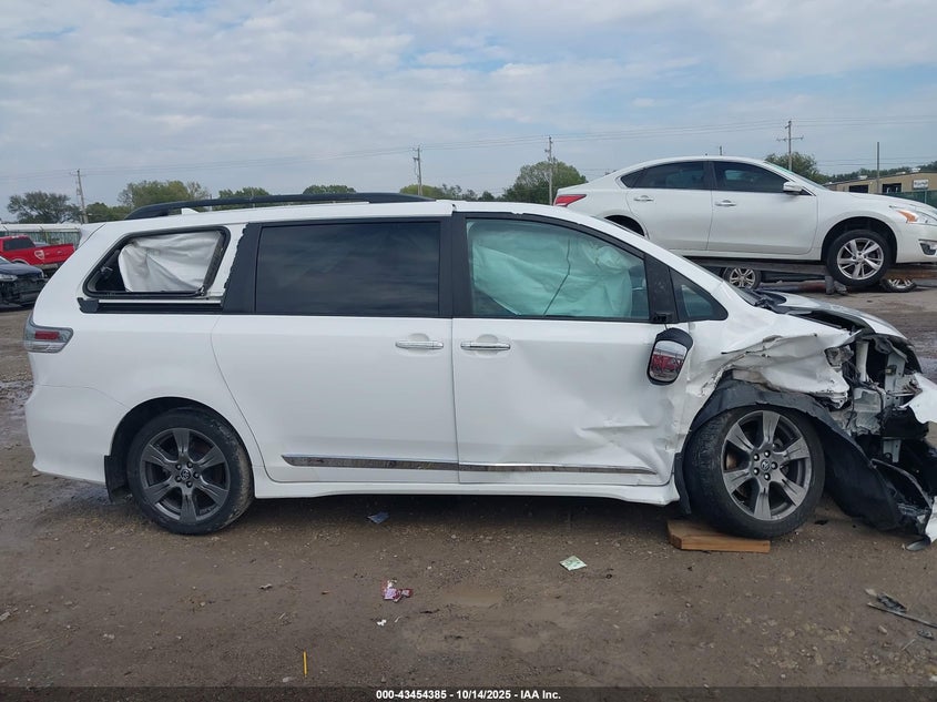 5TDXZ3DC3JS959143 2018 TOYOTA SIENNA photo no. 13