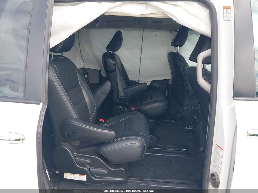 5TDXZ3DC3JS959143 2018 TOYOTA SIENNA photo no. 8