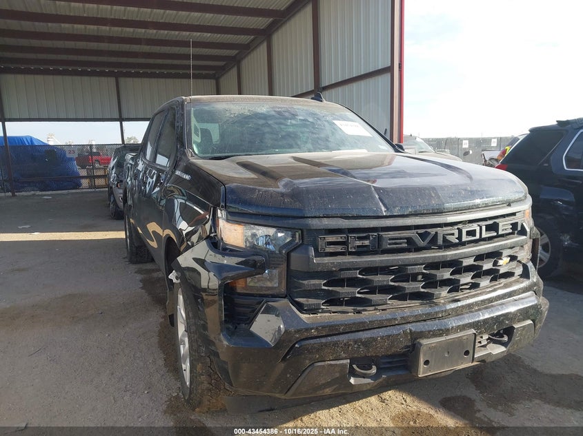 CHEVROLET SILVERADO 1500 2WD SHORT BED CUSTOM