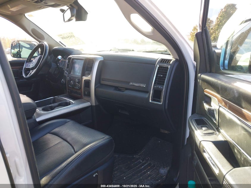 2018 Ram 3500 Laramie 4X4 6'4 Box VIN: 3C63R3EJ1JG318963 Lot: 43454408