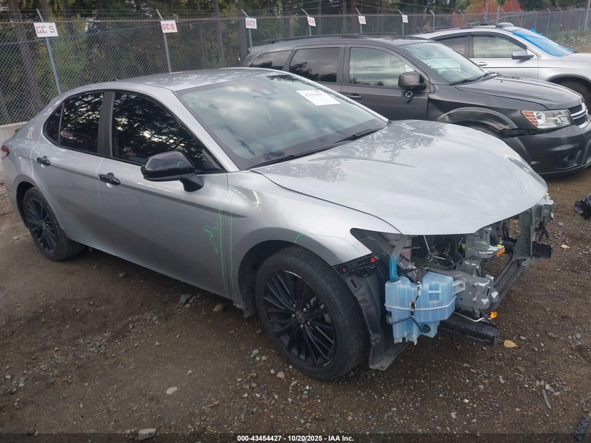 TOYOTA CAMRY SE NIGHTSHADE EDITION