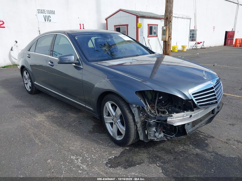 MERCEDES-BENZ S-CLASS S 550
