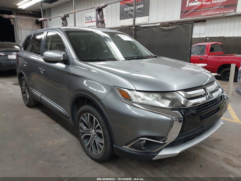 MITSUBISHI OUTLANDER SE