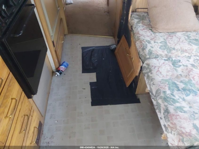 1997 Chevrolet P30 VIN: 1GBLP37J1V3315442 Lot: 43454524