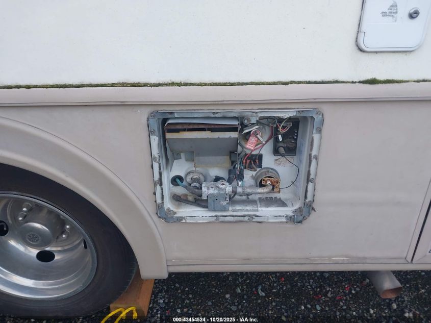 1997 Chevrolet P30 VIN: 1GBLP37J1V3315442 Lot: 43454524