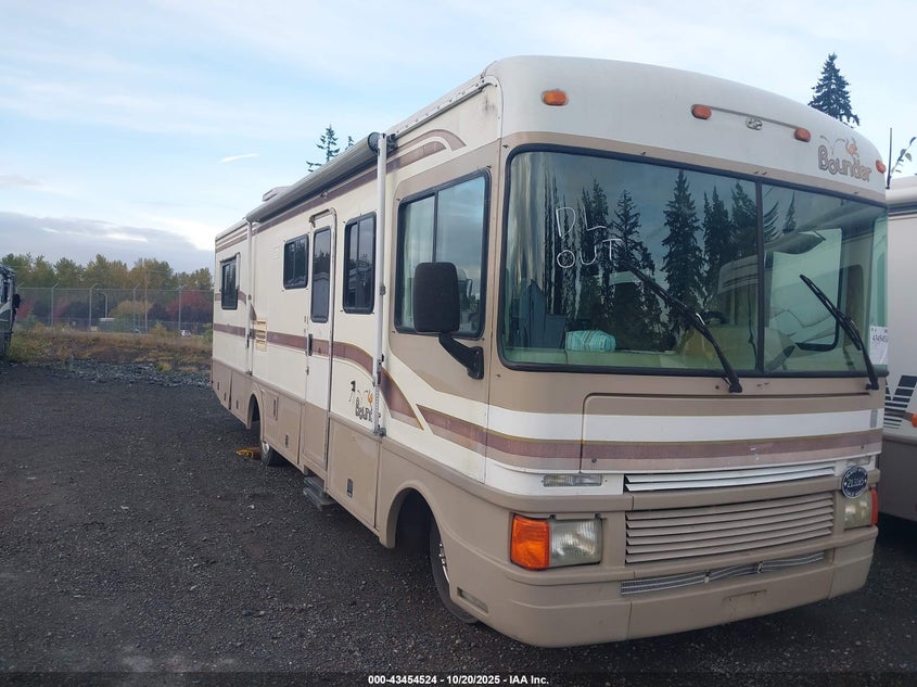 CHEVROLET P30 1997. Lot# 43454524. VIN 1GBLP37J1V3315442. Photo 1