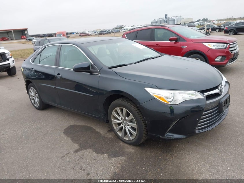 TOYOTA CAMRY XLE